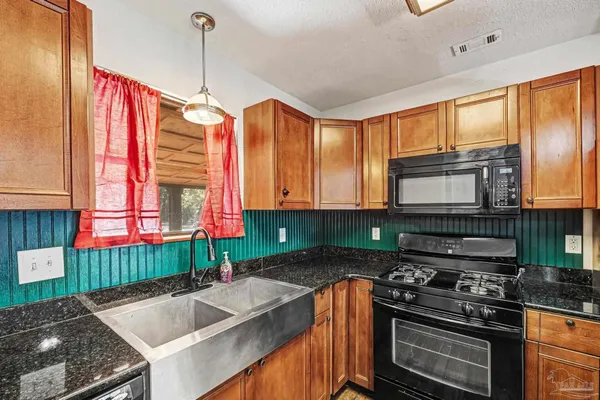 $392,500 | 101 Thurston Place, Crestview, FL 32536