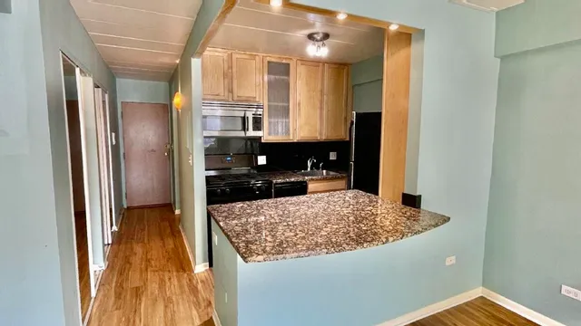 $1,250 | 5616 North Kenmore Avenue, Unit 2E, Chicago, IL 60660