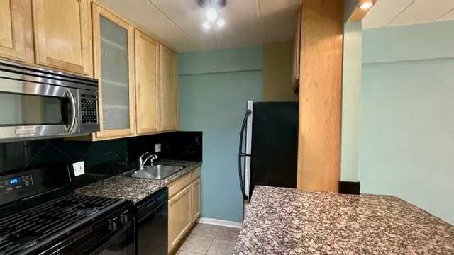 $1,250 | 5616 North Kenmore Avenue, Unit 2E, Chicago, IL 60660