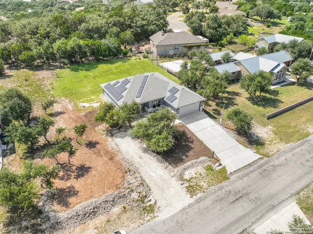 $430,000 | 381 Monarch, Canyon Lake, TX 78133