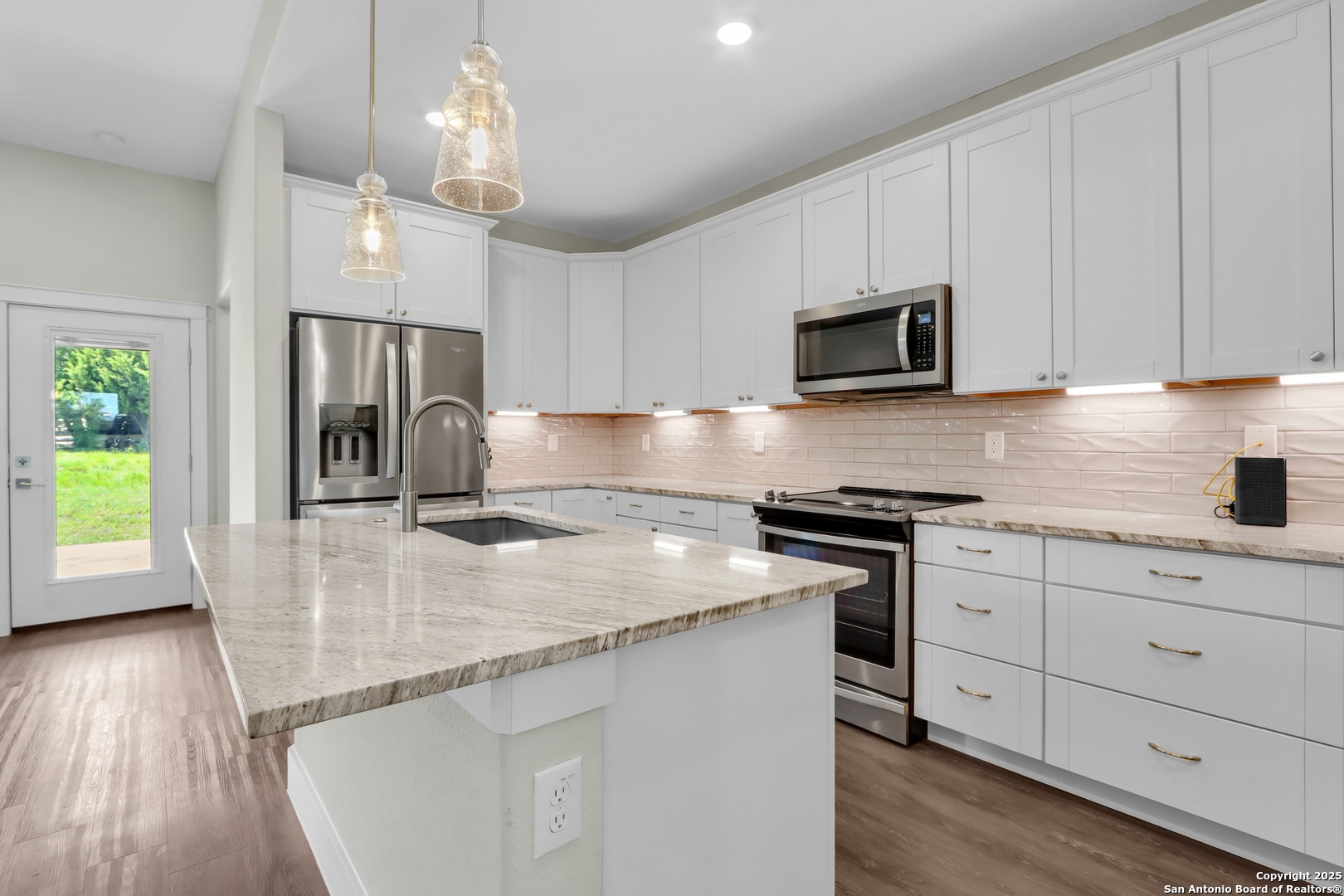 381 Monarch Canyon Lake, TX 78133 - Photo 17 of 42