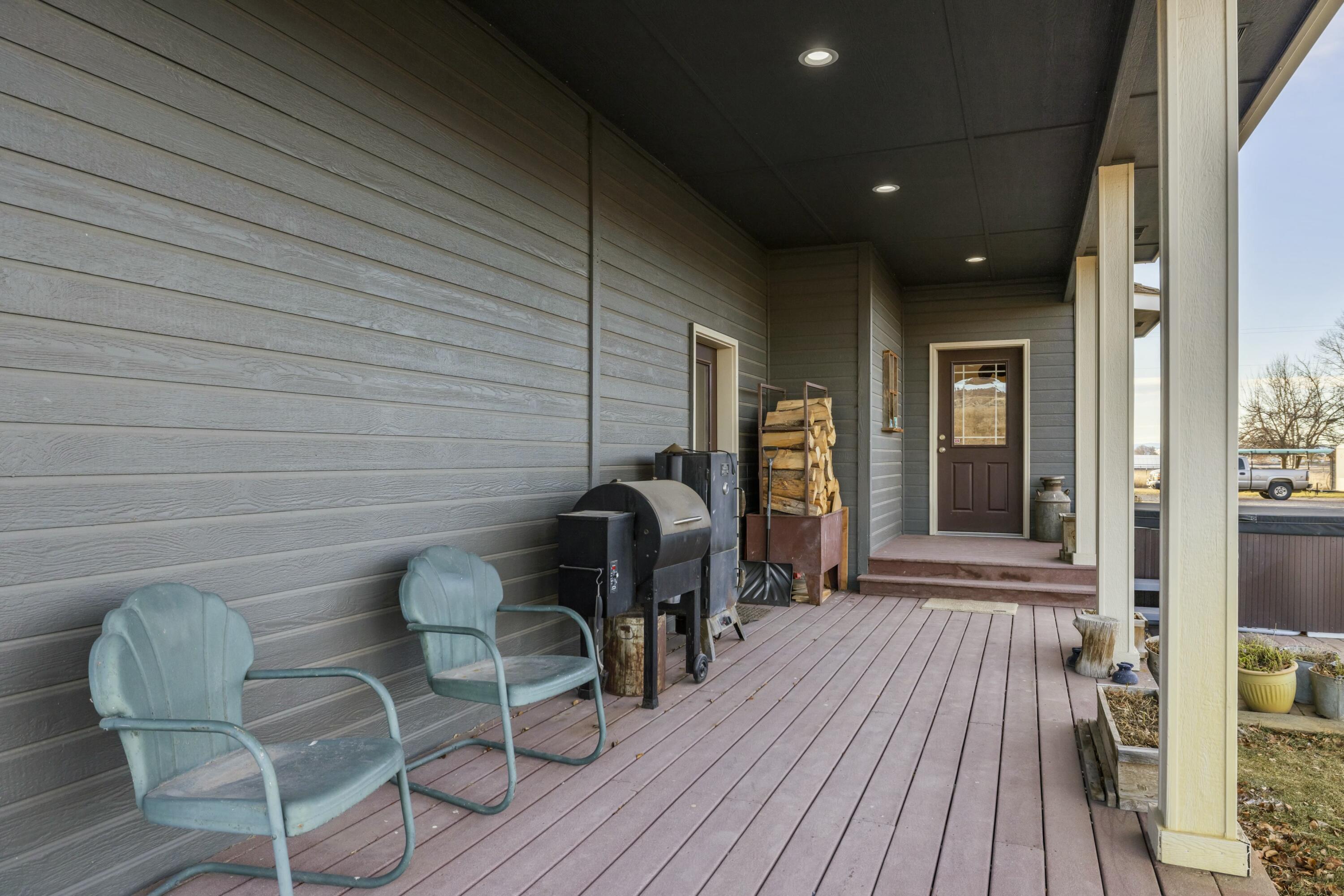 11251 Crystal Springs Road Klamath Falls, OR 97603 - Photo 35 of 64 back deck