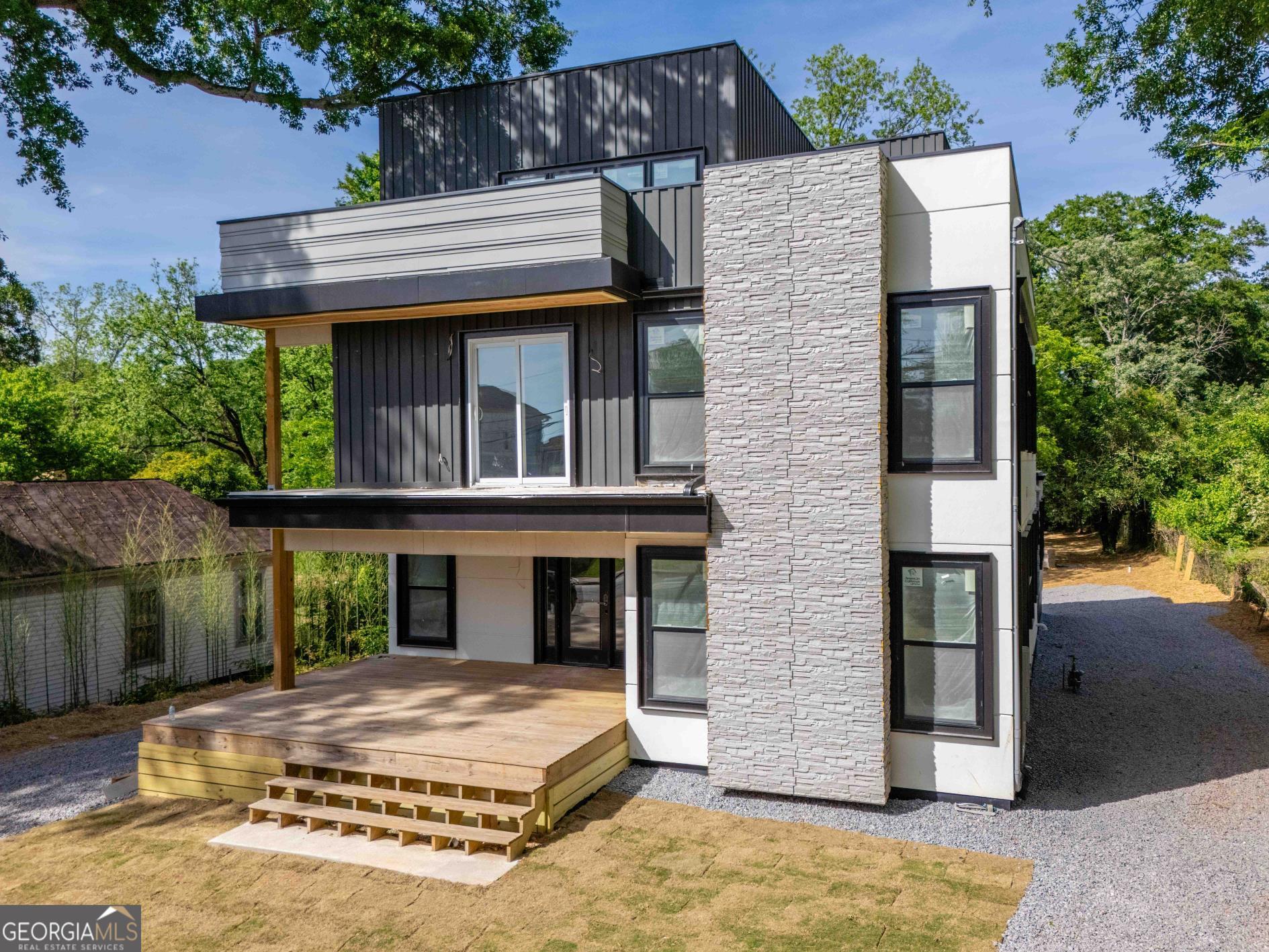 1465 East Broad Street Athens, GA 30601 - Photo 1 of 10 Front