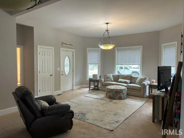 $235,900 | 106 East Washington Street, Kentland, IN 47951