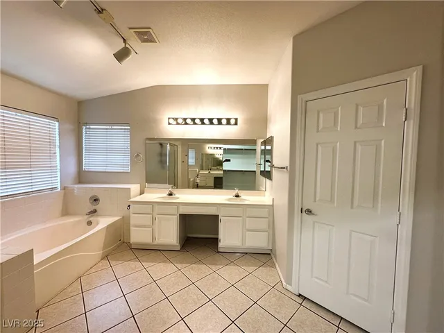$2,695 | 2566 Golden Bay Court, Henderson, NV 89052