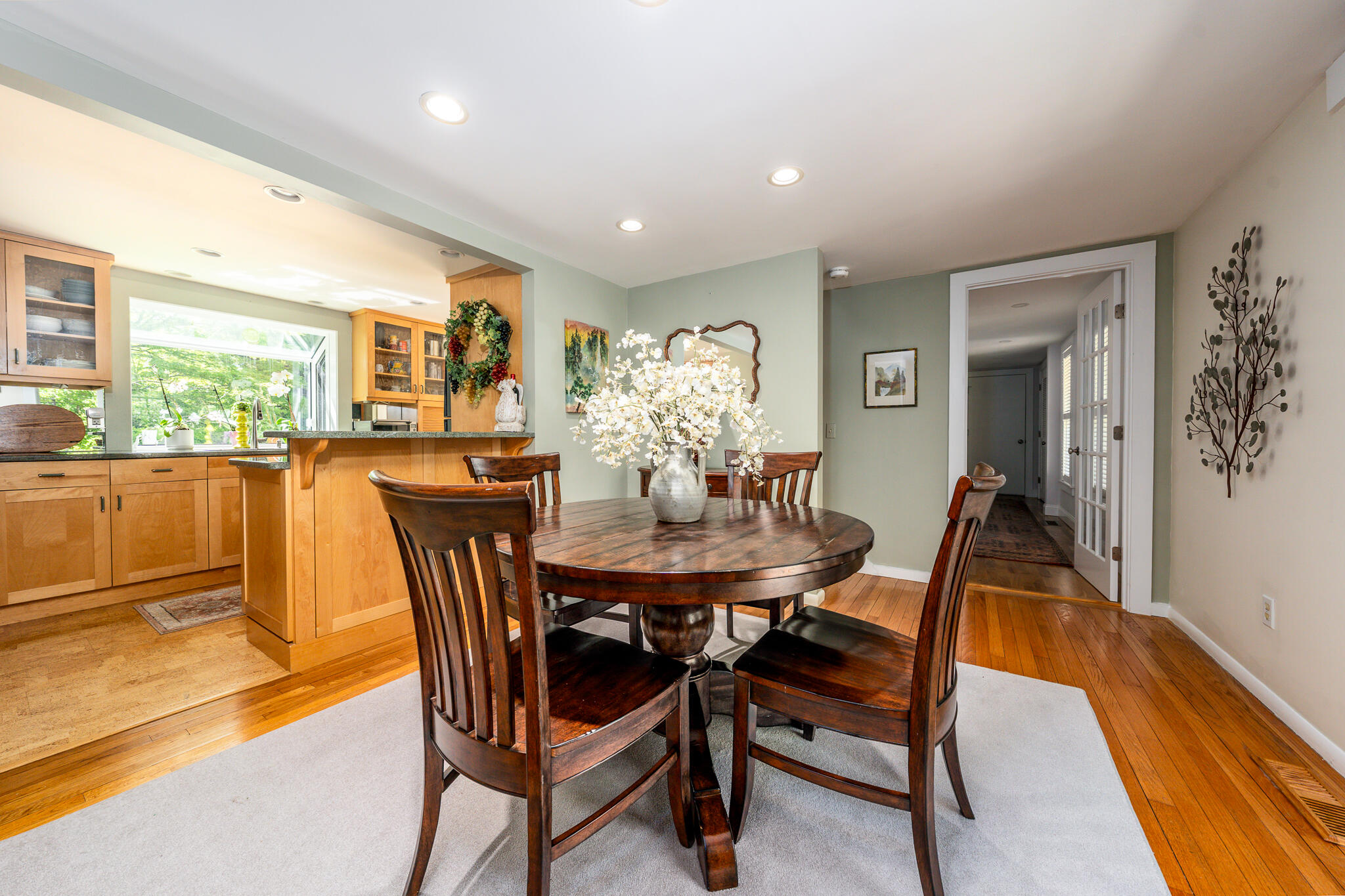 96 Greensward Road Mashpee, MA 02649 - Photo 14 of 49 dine1 (1)