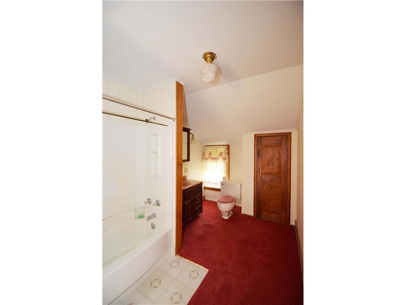 214 Blackberry Lane New Castle, PA 16101 - Photo 14 of 15 Full Bath.