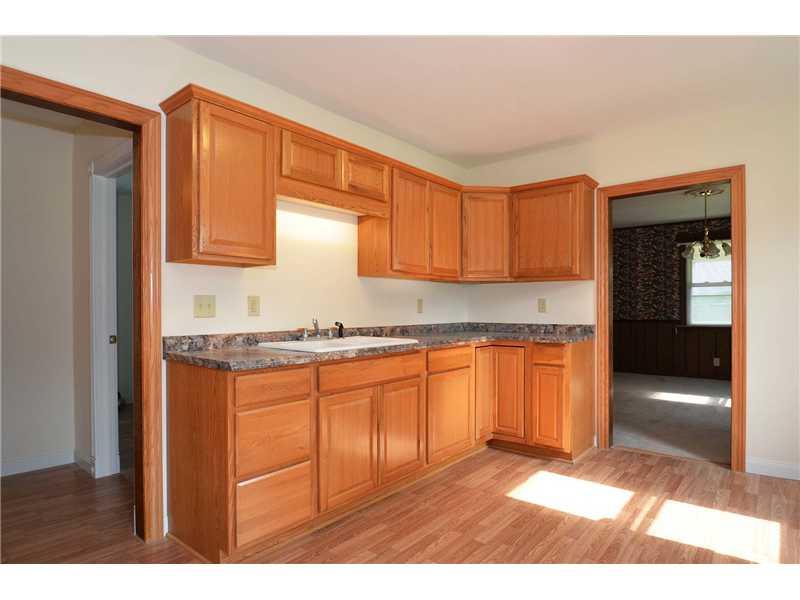 214 Blackberry Lane New Castle, PA 16101 - Photo 6 of 15 Kitchen.
