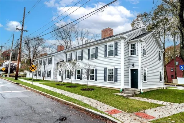 $1,950 | 80 South Street, Unit 105, Bethel, CT 06801