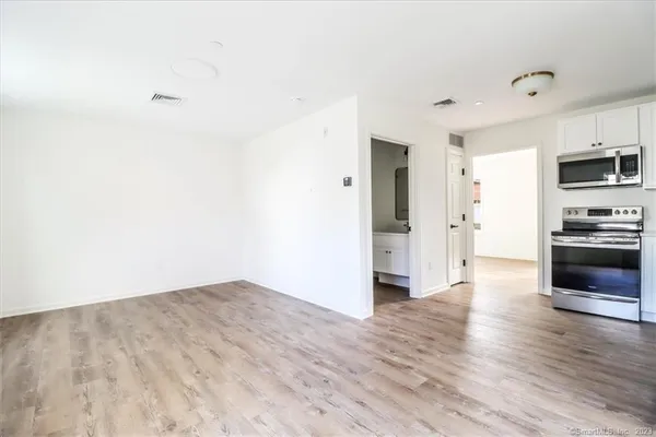 $1,950 | 80 South Street, Unit 105, Bethel, CT 06801