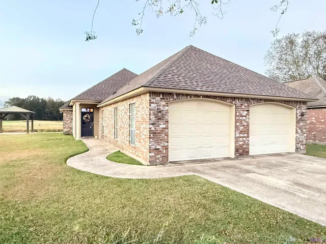 $289,000 | 22747 Beaver Cove Court, Zachary, LA 70791