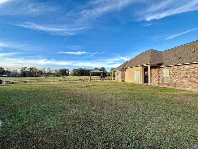 $289,000 | 22747 Beaver Cove Court, Zachary, LA 70791