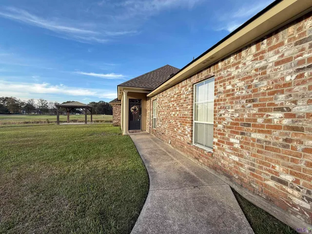 $289,000 | 22747 Beaver Cove Court, Zachary, LA 70791