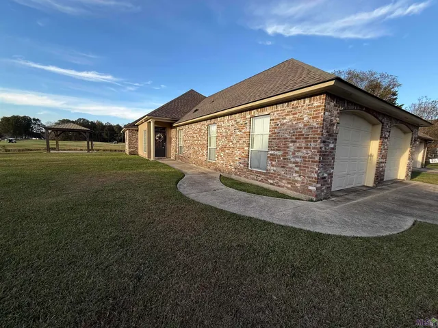 $289,000 | 22747 Beaver Cove Court, Zachary, LA 70791