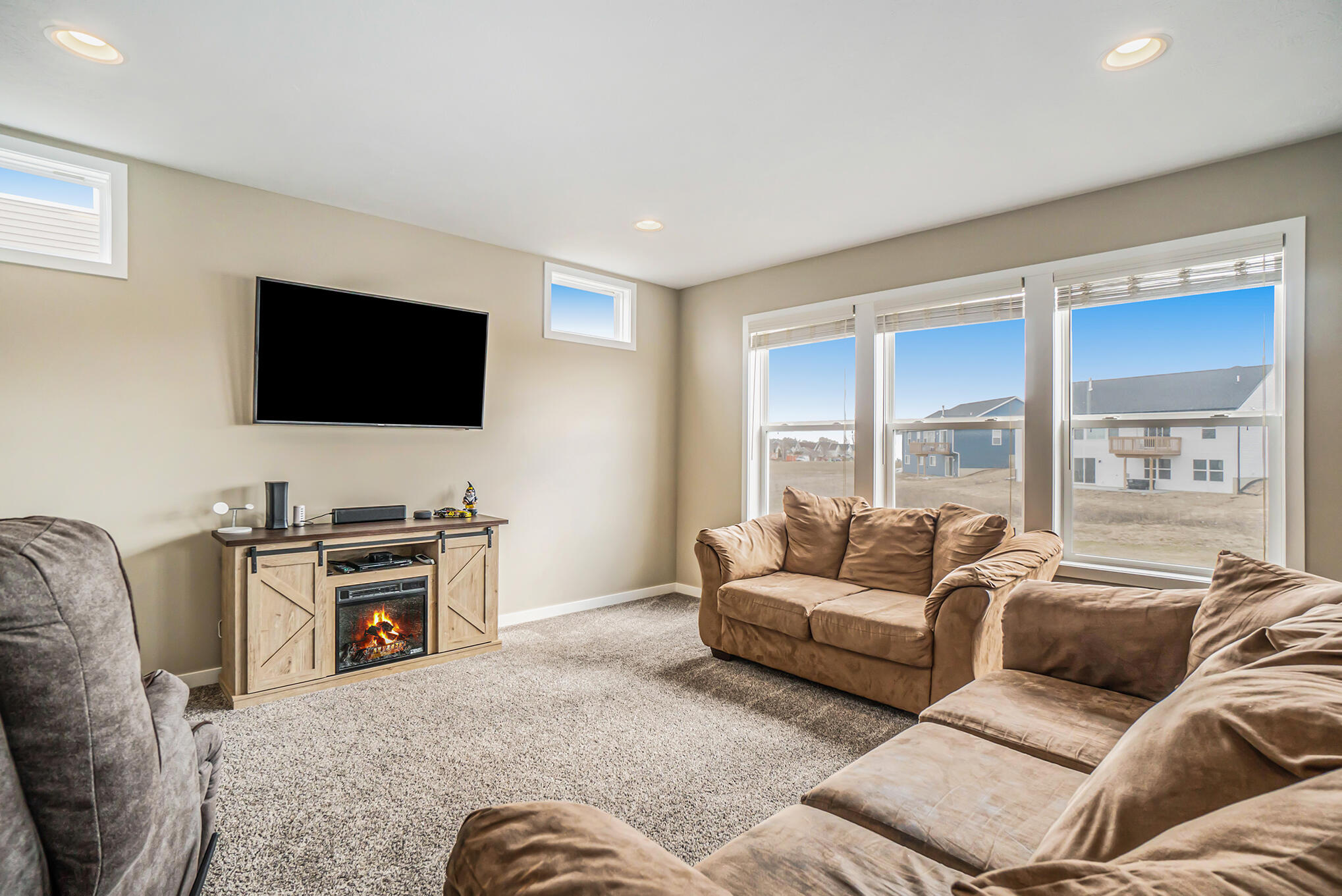 242 Ira Spring Road Holland, MI 49423 - Photo 7 of 36 DSC01424