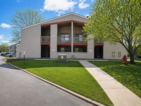 $180,000 | 350 Shelard Parkway, Unit 111, St. Louis Park, MN 55426