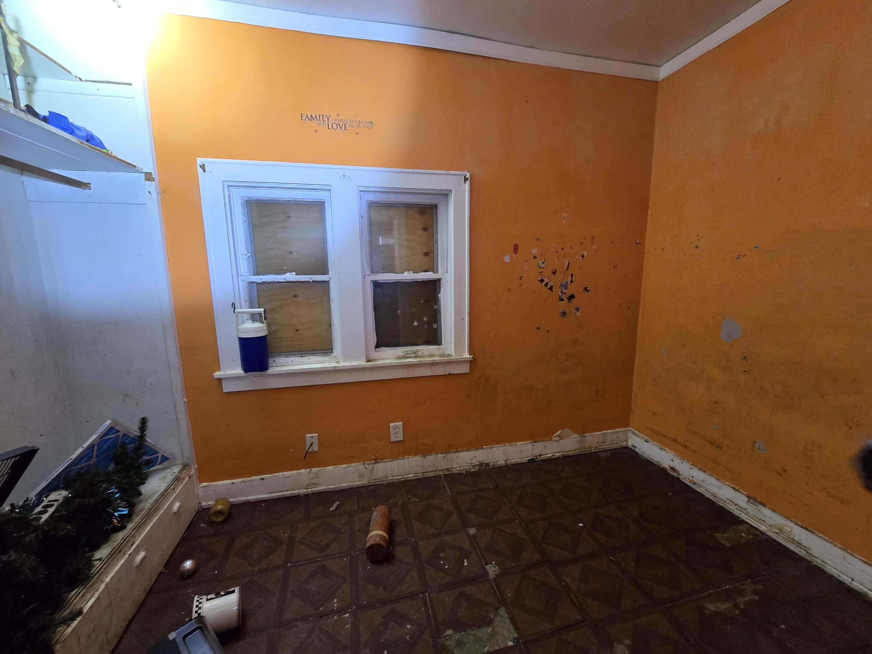 1537 South 9th Street Milwaukee, WI 53204 - Photo 4 of 10 20260408_173911