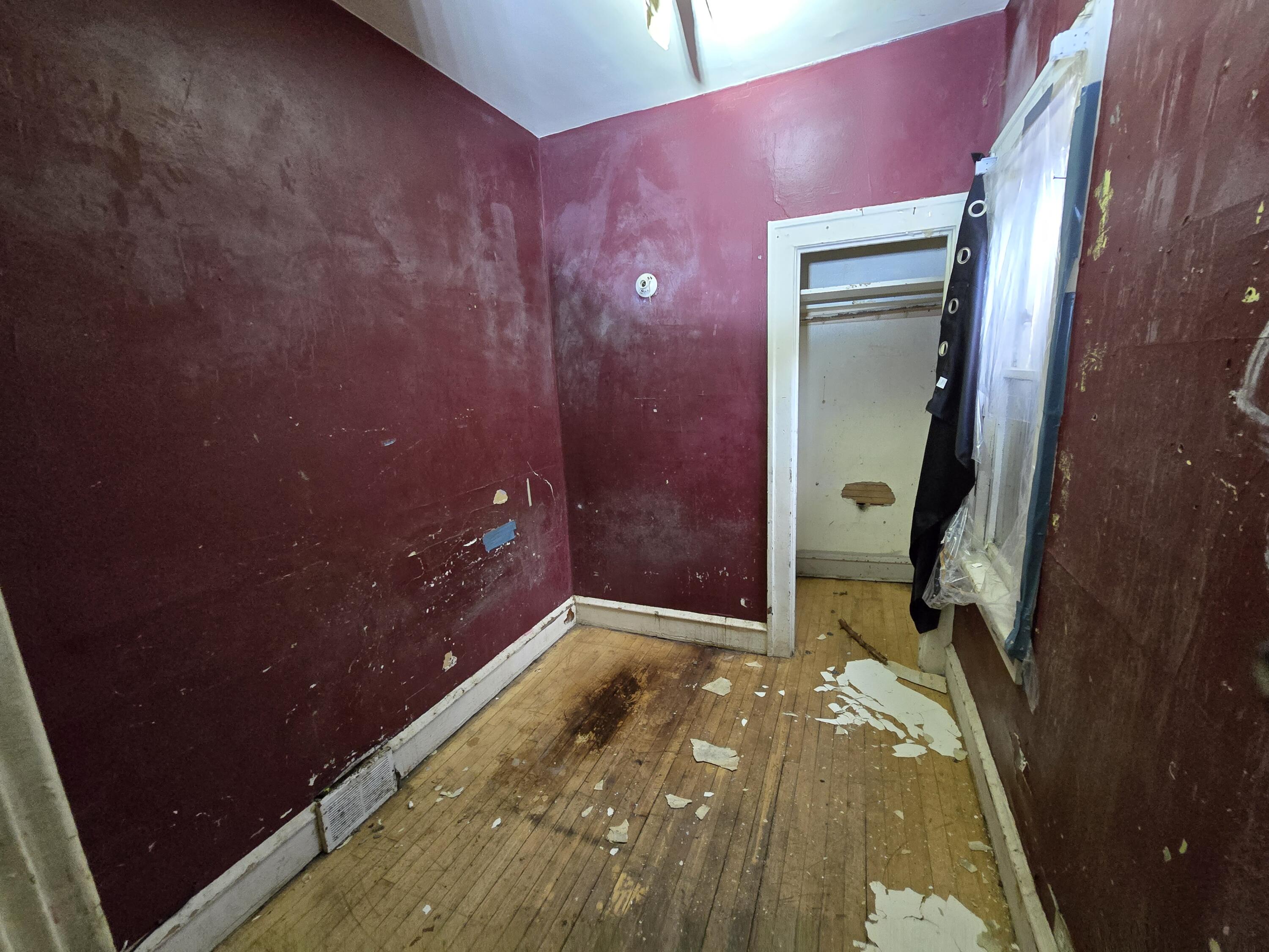 1537 South 9th Street Milwaukee, WI 53204 - Photo 5 of 10 20260408_173918