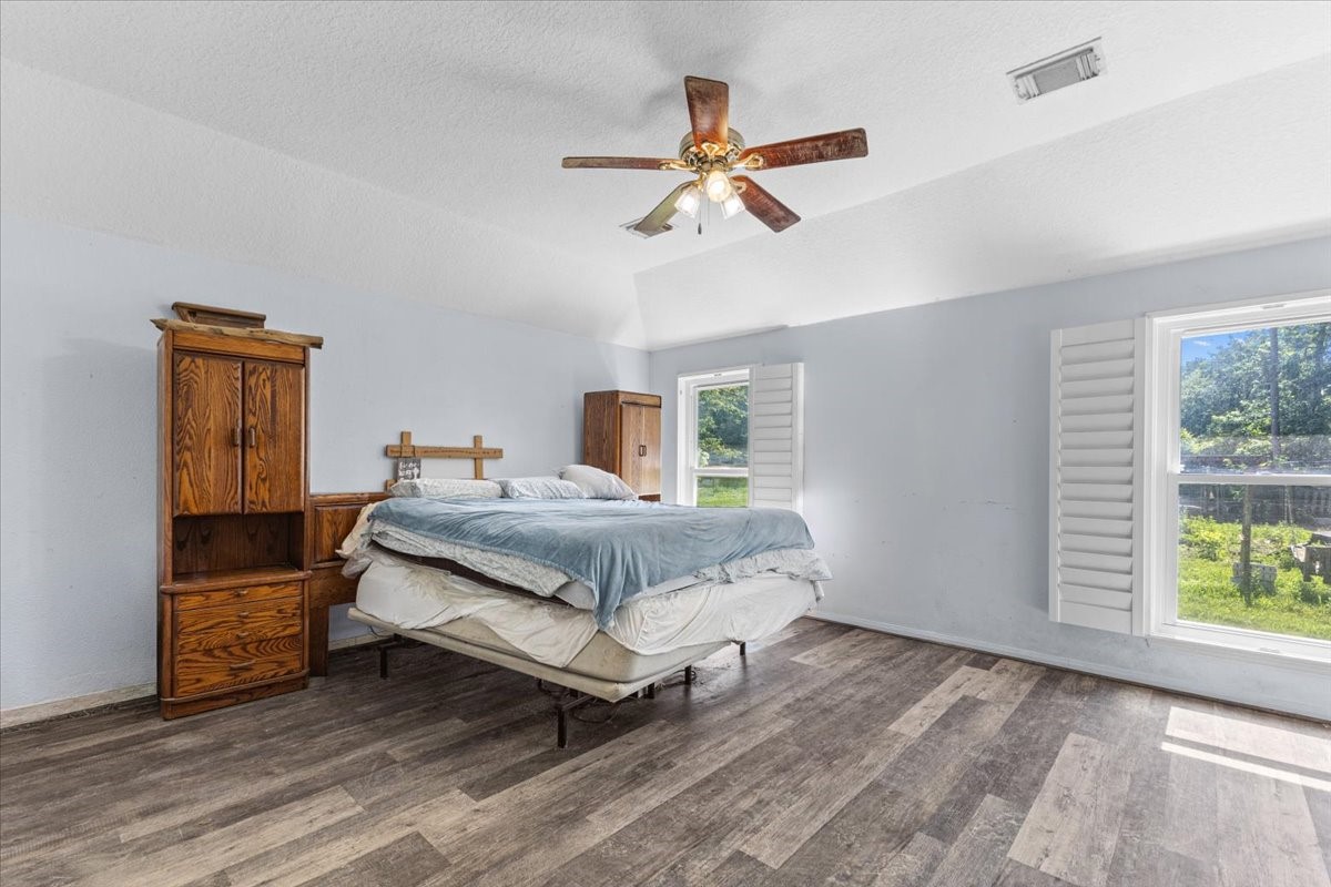 13501 Stowe Road Conroe, TX 77306 - Photo 3 of 25
