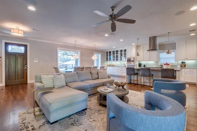 $1,600,000 | 7039 Chantilly Lane, Dallas, TX 75214