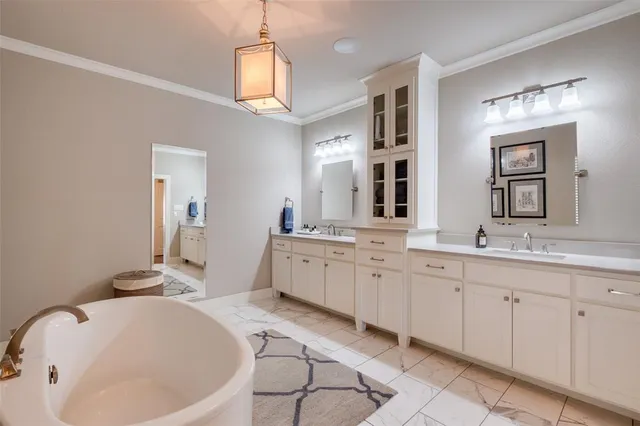 $1,600,000 | 7039 Chantilly Lane, Dallas, TX 75214