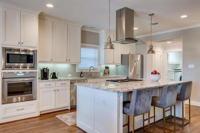 $1,600,000 | 7039 Chantilly Lane, Dallas, TX 75214