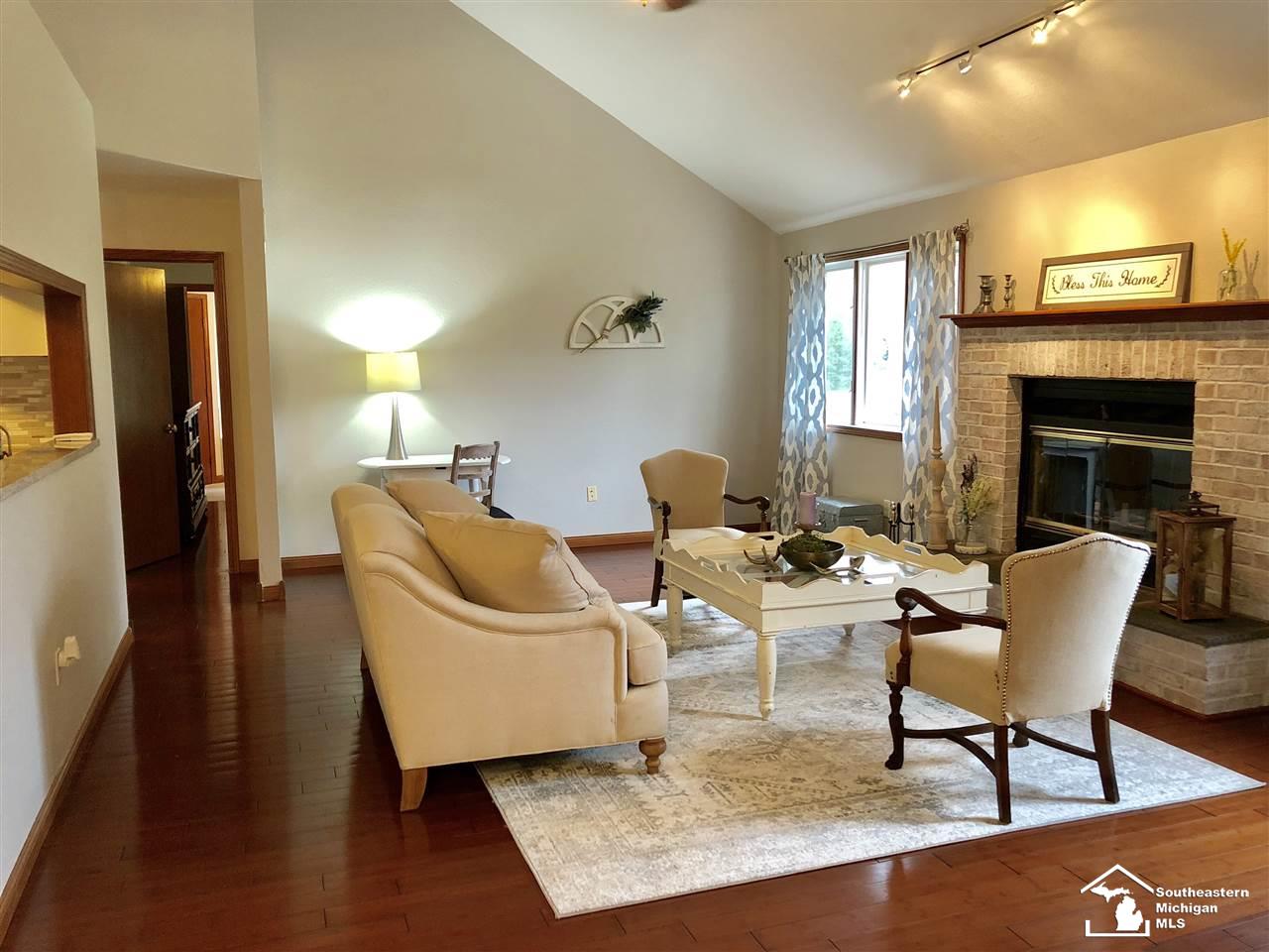 85 West Sub Station Road Temperance, MI 48182 - Photo 10 of 56 31362743-9.JPG