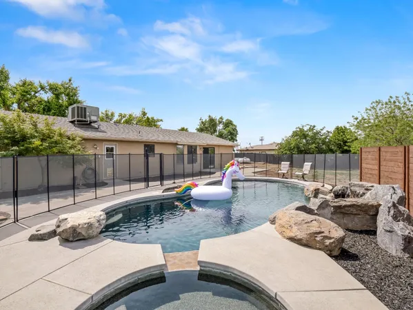 $697,000 | 35297 Ave 12 1/2, Madera, CA 93636
