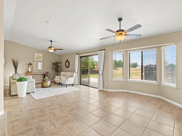 $697,000 | 35297 Ave 12 1/2, Madera, CA 93636