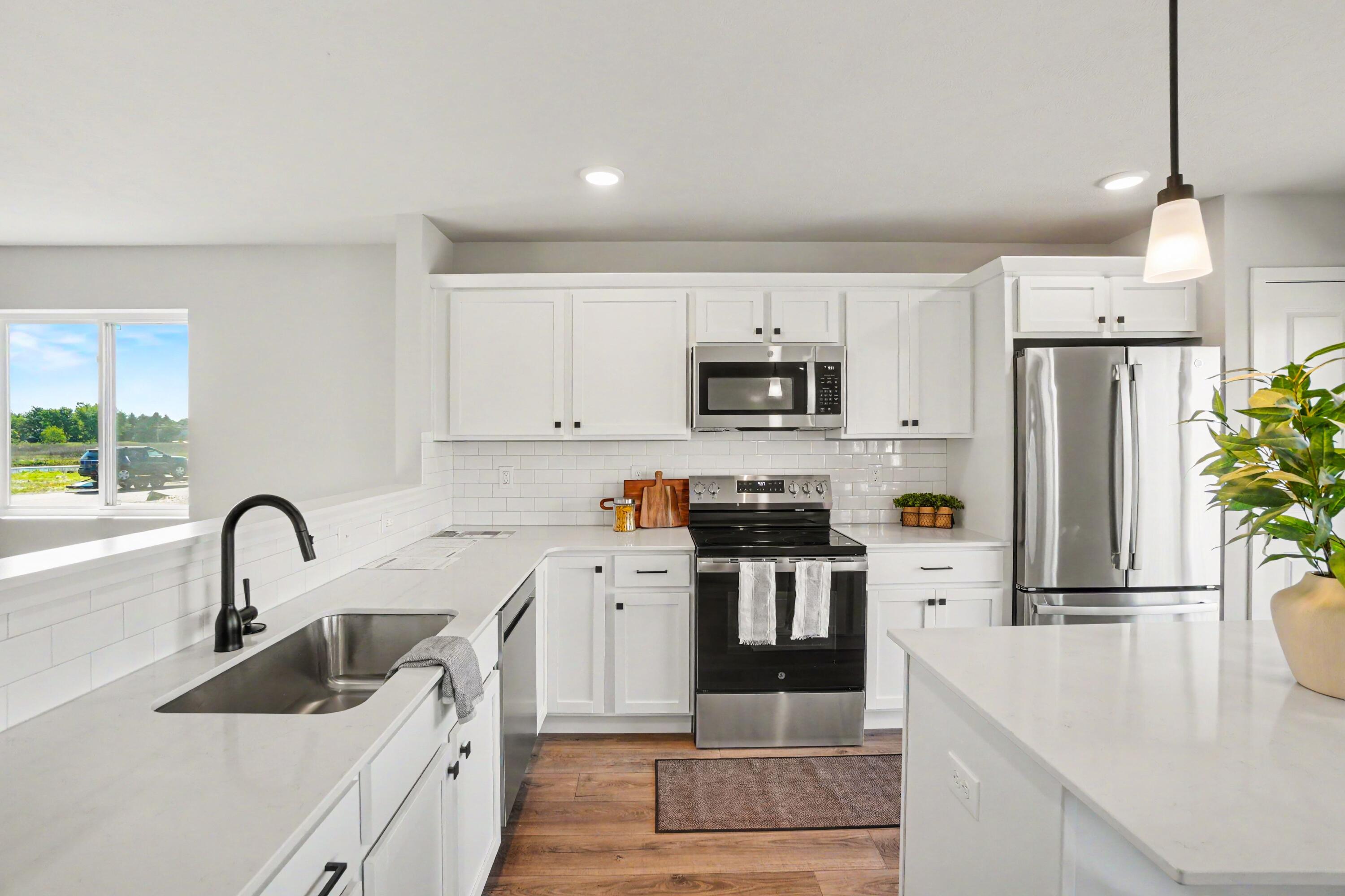 6267 Comiskey Road Stevensville, MI 49127 - Photo 4 of 40 3 SVW089-i2280 9.0 Kitchen1