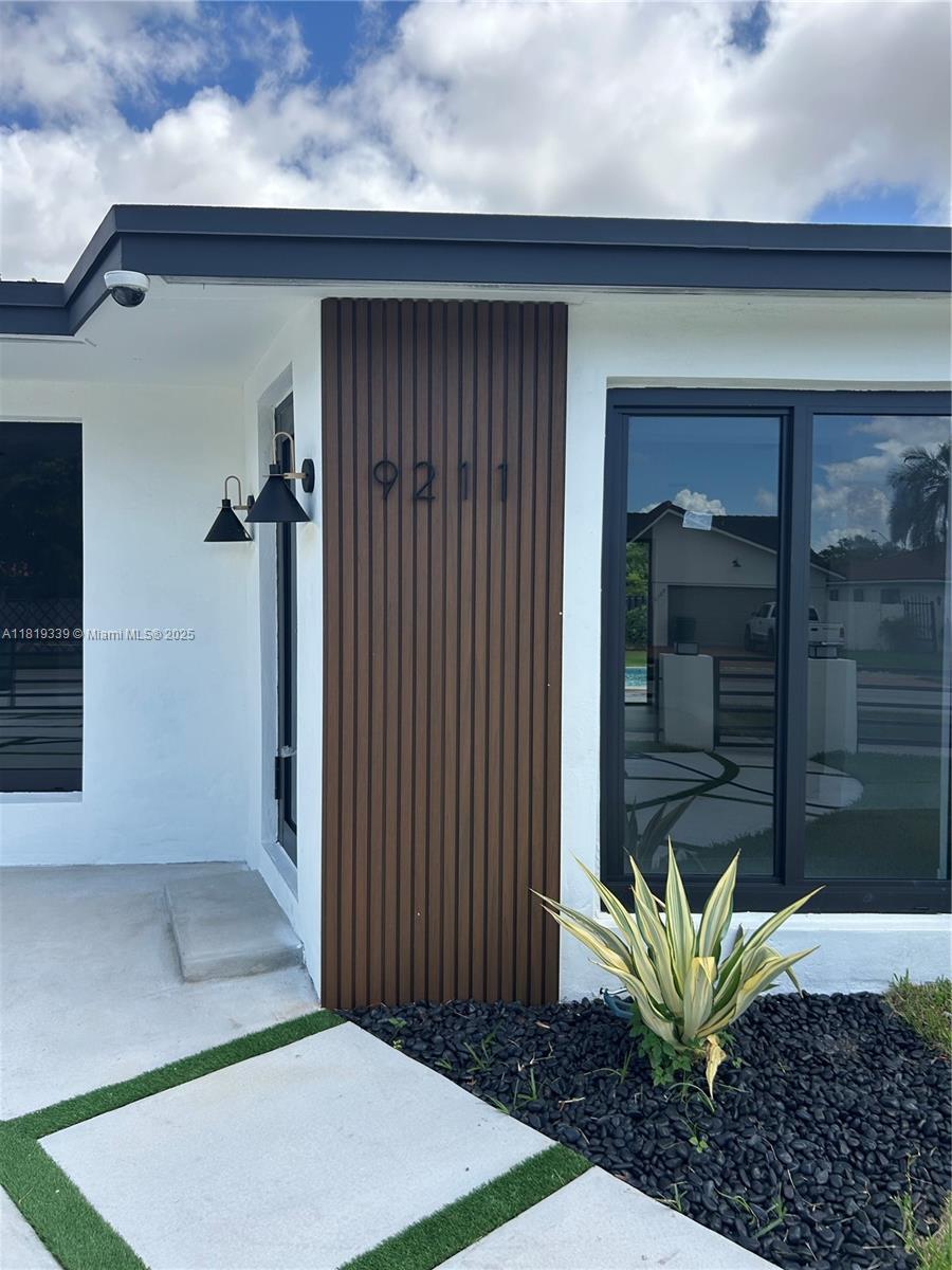 Westchester Miami, FL 33165 - Photo 11 of 25 a view of outdoor space