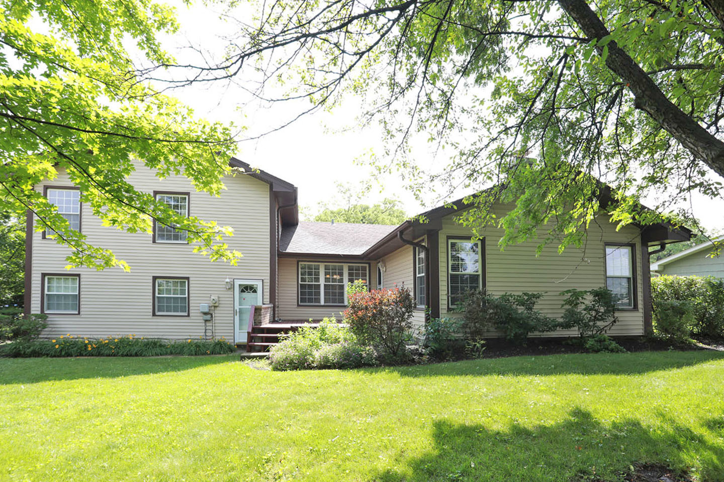 1324 Chartwell Road Schaumburg, IL 60169 - Photo 31 of 36