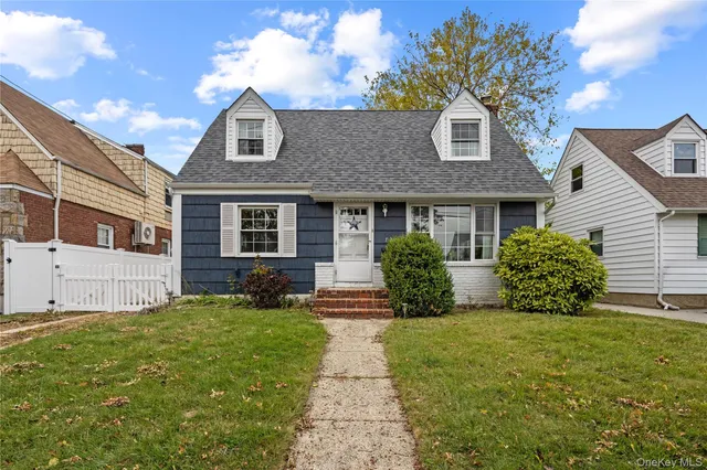 $1,180,000 | 7-22 151st Place | Whitestone