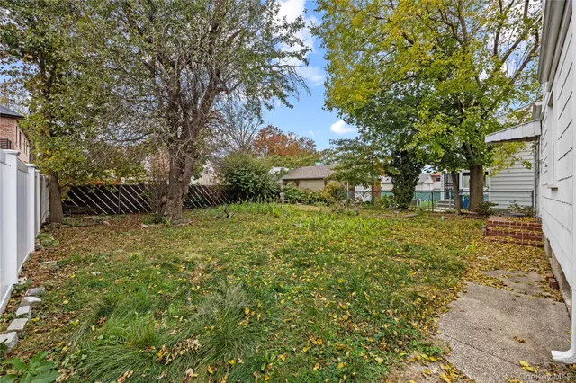 $1,180,000 | 7-22 151st Place | Whitestone