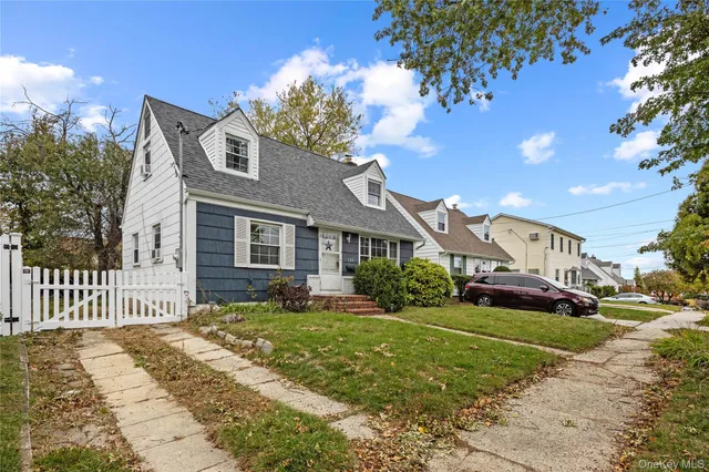 $1,180,000 | 7-22 151st Place | Whitestone