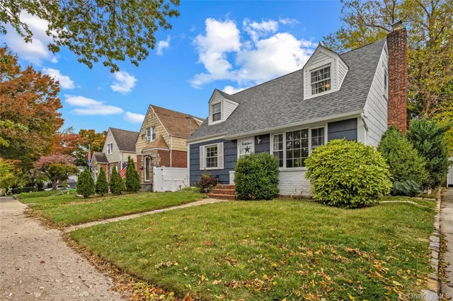 $1,180,000 | 7-22 151st Place | Whitestone