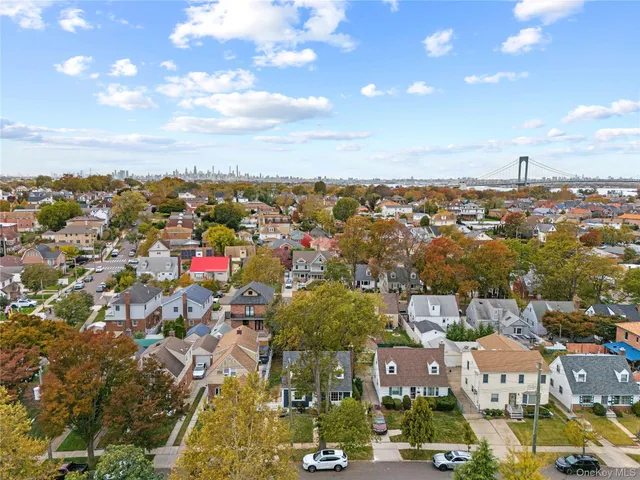 $1,180,000 | 7-22 151st Place | Whitestone