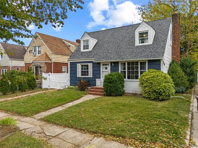 $1,180,000 | 7-22 151st Place | Whitestone