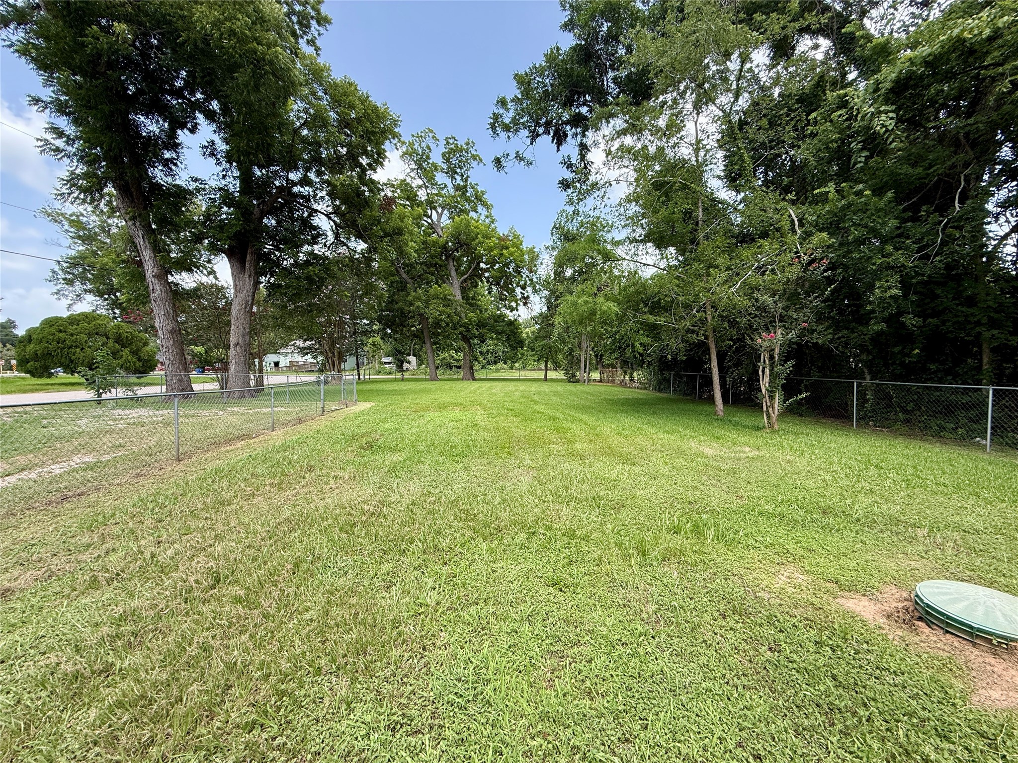 102 Western Way Angleton, TX 77515 - Photo 33 of 40