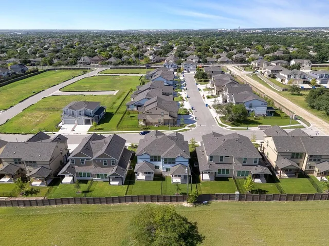 $358,990 | 2204 A Cornfield Drive, Pflugerville, TX 78660