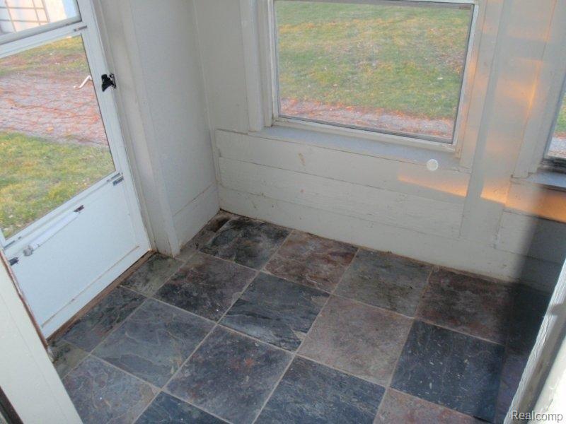 3318 West Sutton Road Lapeer, MI 48446 - Photo 14 of 20 PB070043.jpg
