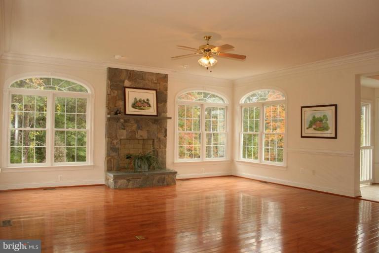 7400 Token Valley Road Manassas, VA 20112 - Photo 3 of 15 Family Room