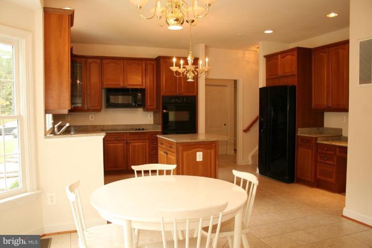 7400 Token Valley Road Manassas, VA 20112 - Photo 4 of 15 Kitchen
