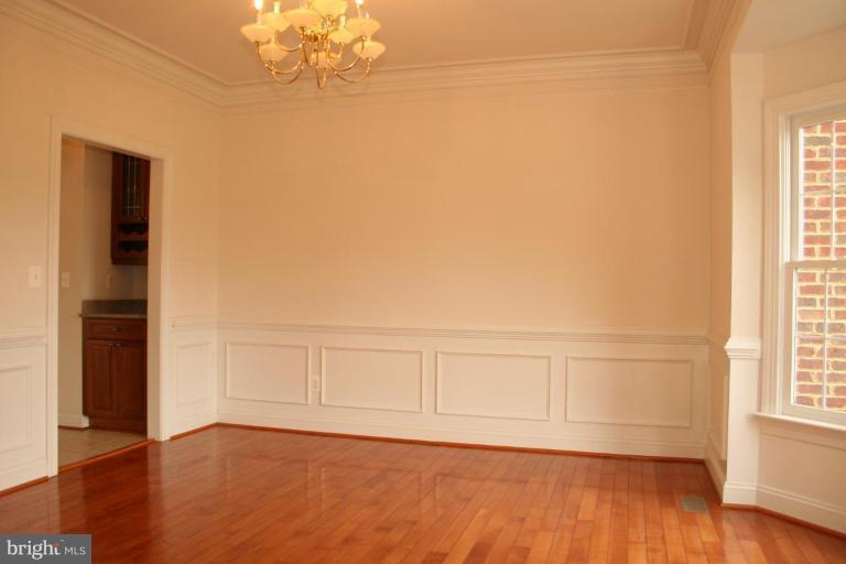 7400 Token Valley Road Manassas, VA 20112 - Photo 10 of 15 Dining Room