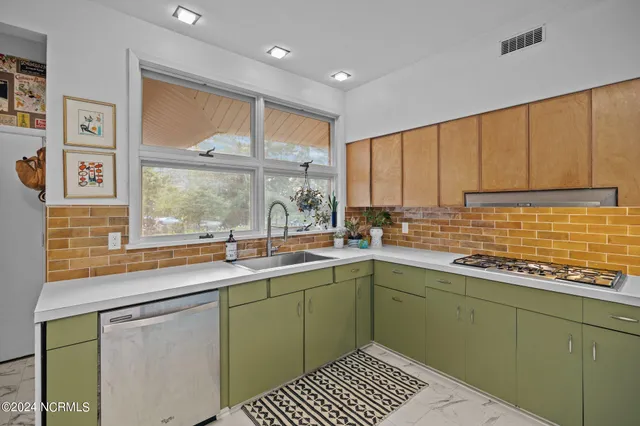 $379,900 | 1704 Sunset Avenue, Kinston, NC 28504