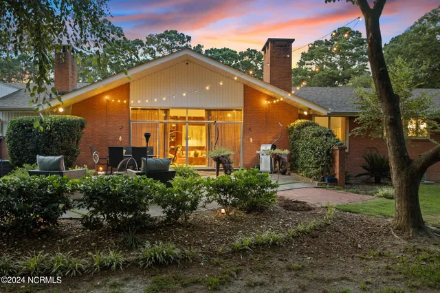 $379,900 | 1704 Sunset Avenue, Kinston, NC 28504