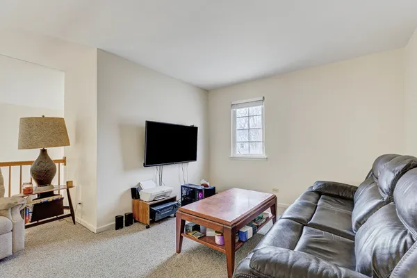 $375,000 | 102 North Crooked Lake Lane, Lindenhurst, IL 60046