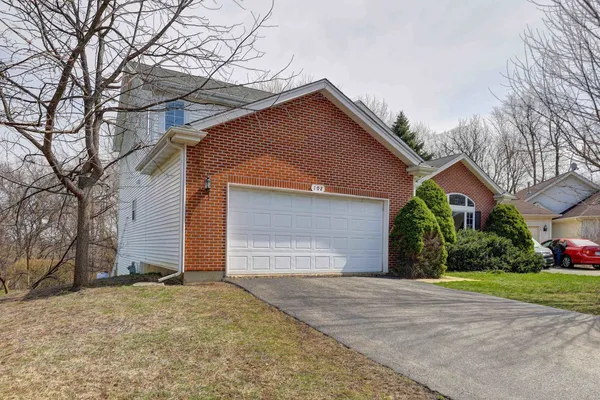 $375,000 | 102 North Crooked Lake Lane, Lindenhurst, IL 60046
