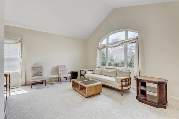$375,000 | 102 North Crooked Lake Lane, Lindenhurst, IL 60046