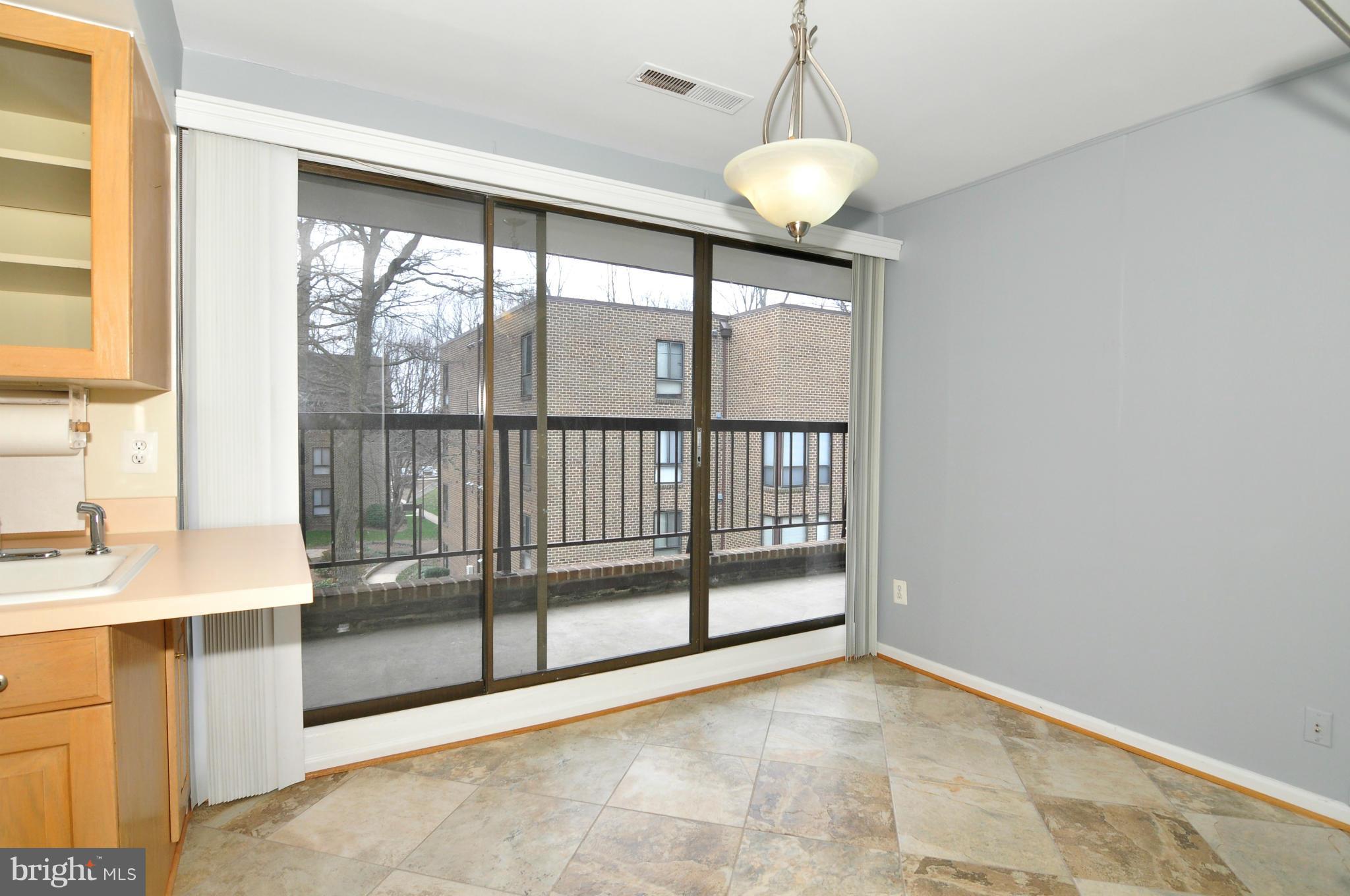11228 Chestnut Grove Square, Unit 329 Reston, VA 20190 - Photo 12 of 27 Kitchen